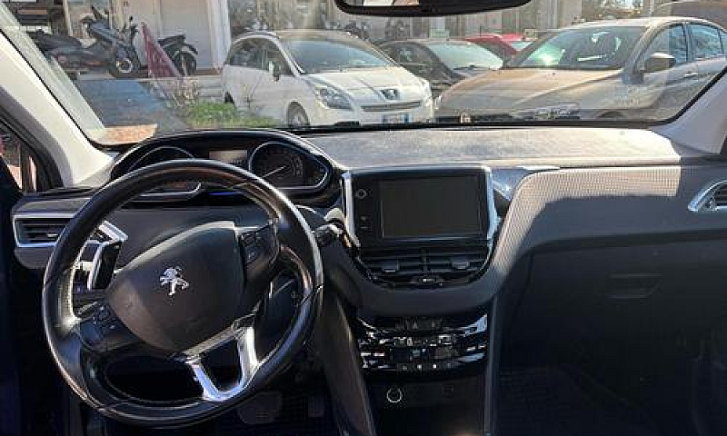 Peugeot 2008 1.6 E-H...