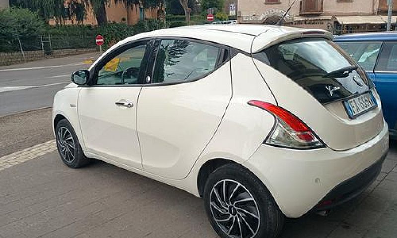 Lancia Ypsilon 1.2 6...