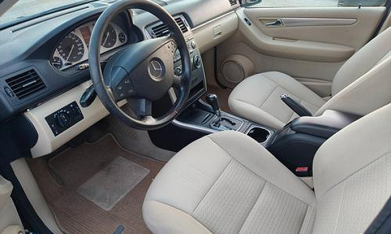 Mercedes-Benz B 200 ...