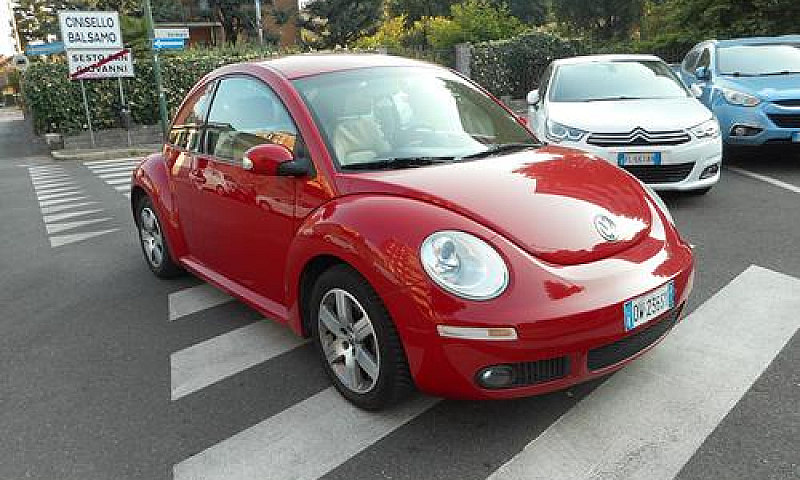 Volkswagen New Beetl...