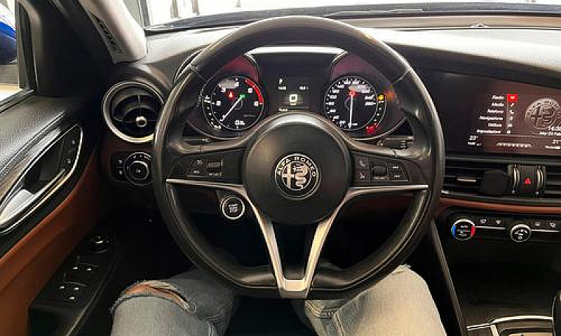 Alfa Romeo Giulia 2....