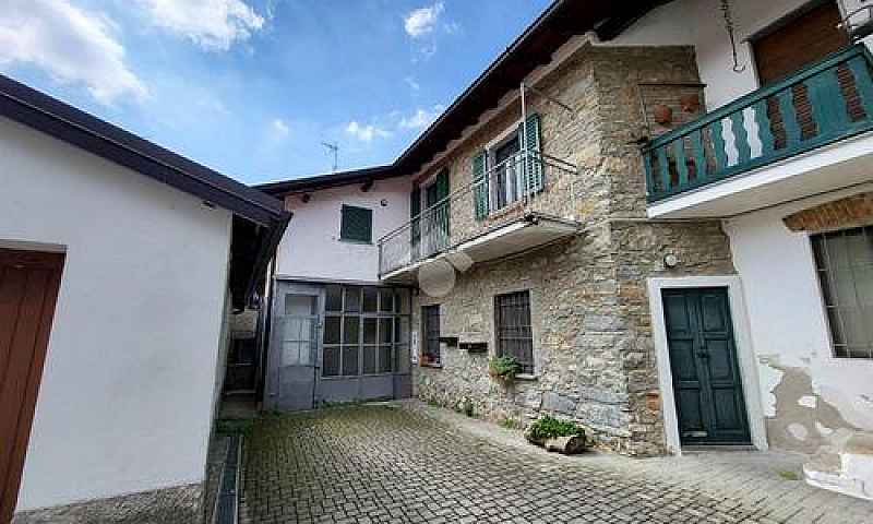 2 Locali A Besana In...