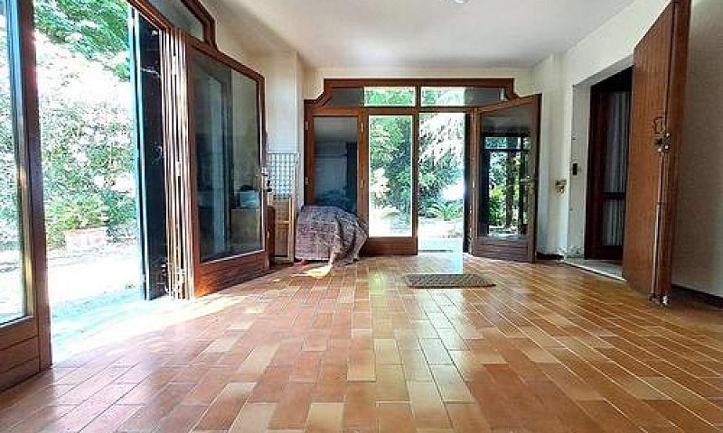 Porzione Di Casa A R...
