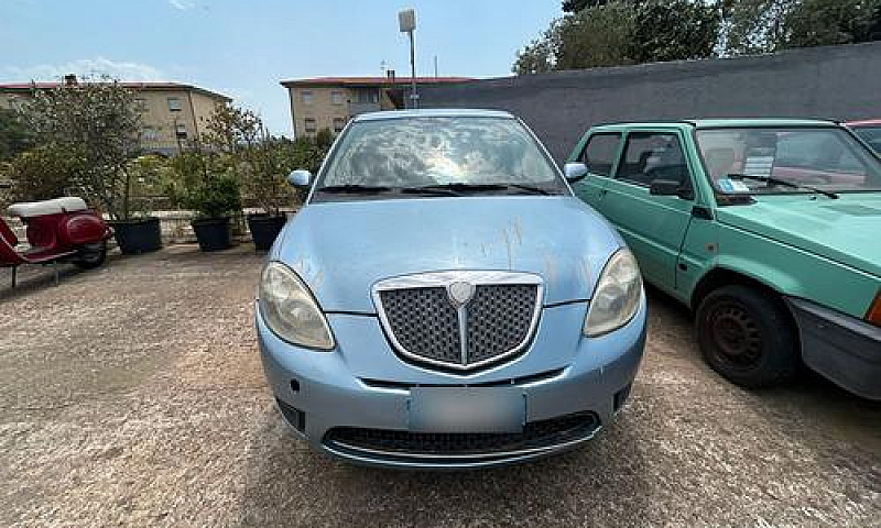 Lancia Ypsilon 1.3 D...