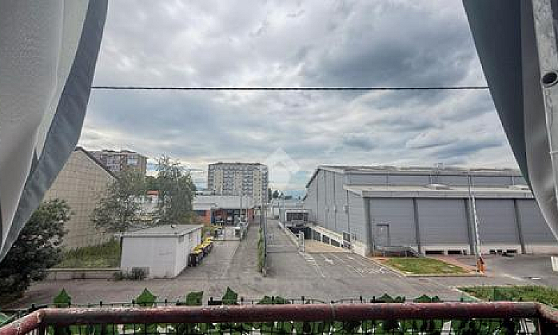 2 Locali A Torino...