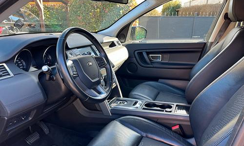Land Rover Discovery...