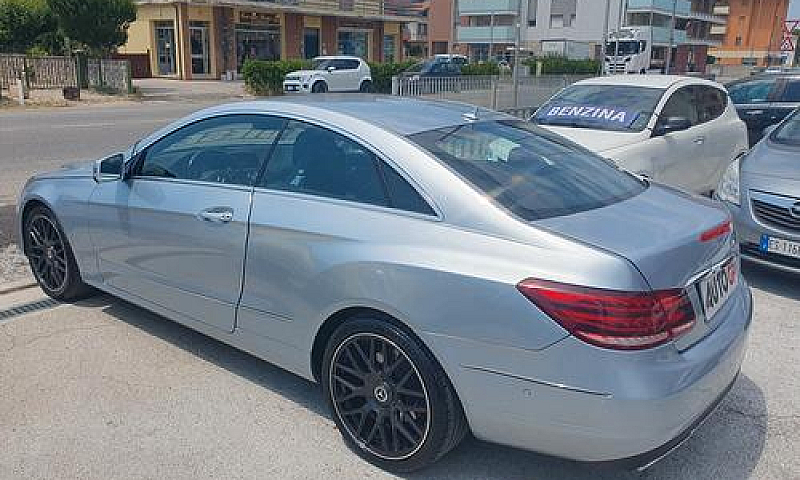 Mercedes-Benz E 220 ...