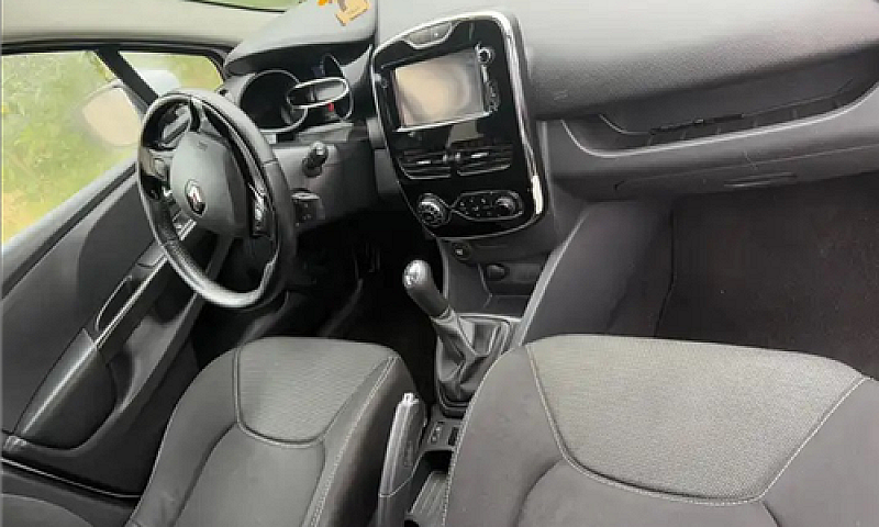 Renault Clio Live - ...