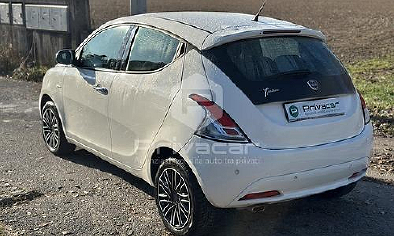 Lancia Ypsilon 1.2 6...