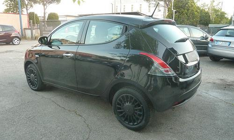 Lancia Ypsilon 1.0 F...
