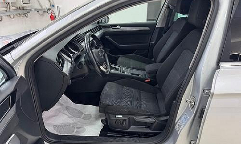 Volkswagen Passat Va...