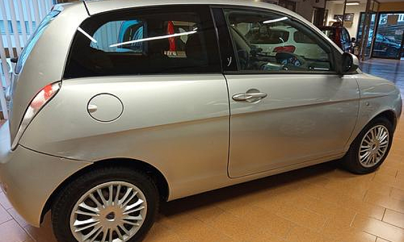 Lancia Ypsilon 1.2 B...
