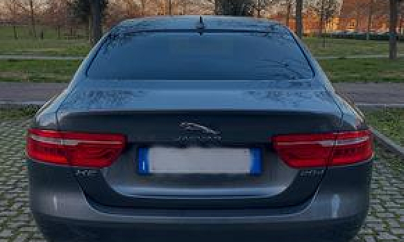 Jaguar Xe 2.0D Turbo...