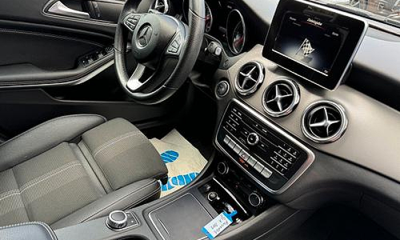 Mercedes-Benz Gla 20...