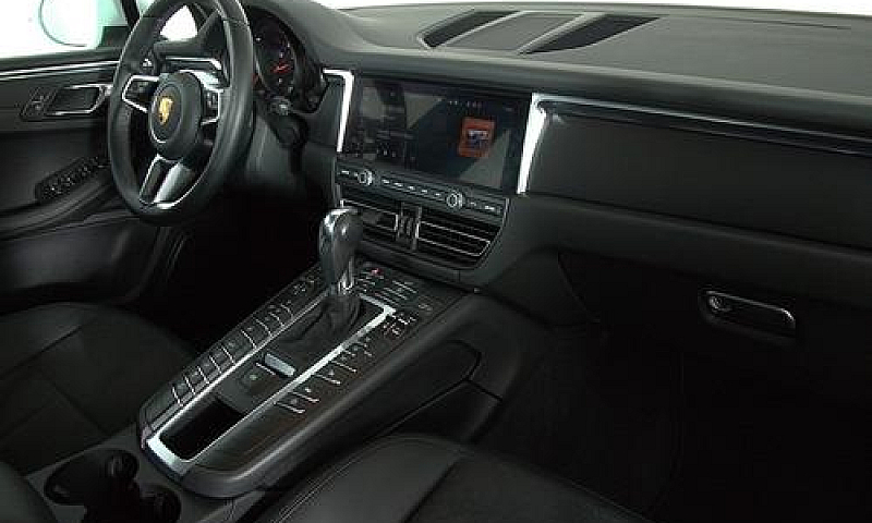 Porsche Macan 2.0 24...