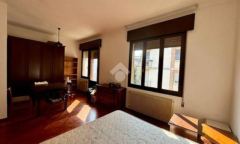 3 Locali A Coneglian...