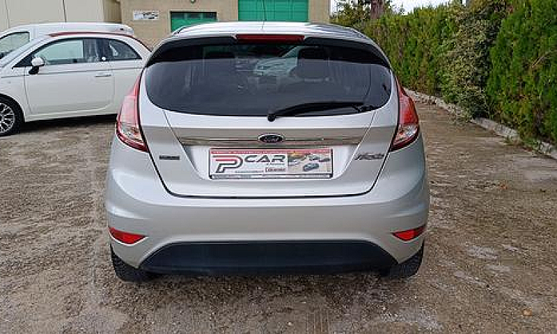 Ford Fiesta 1.5 Tdci...