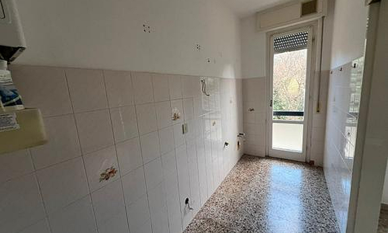 Appartamento Con Gar...