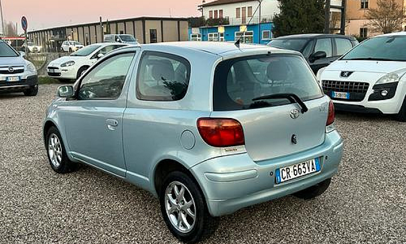 Toyota Yaris 1.0 Ben...