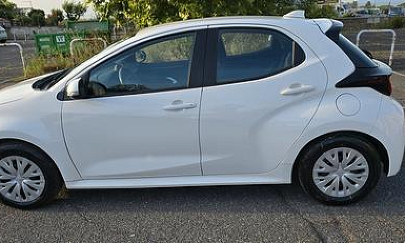 Toyota Yaris 1.5 Hyb...