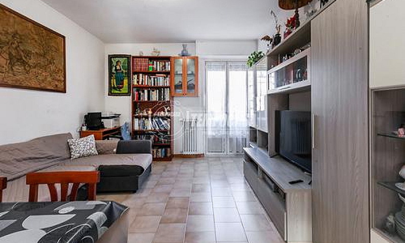 Trilocale Con Balcon...