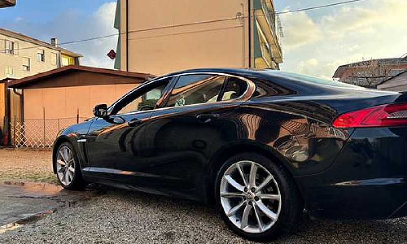 Jaguar Xf...