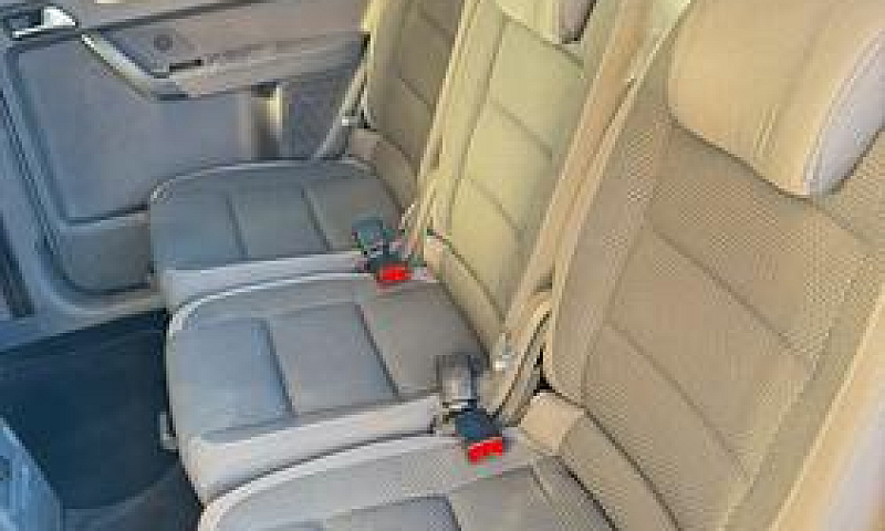 Volkswagen Touran...