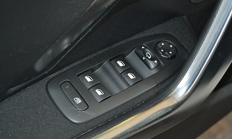 Peugeot 2008 1.6 Blu...
