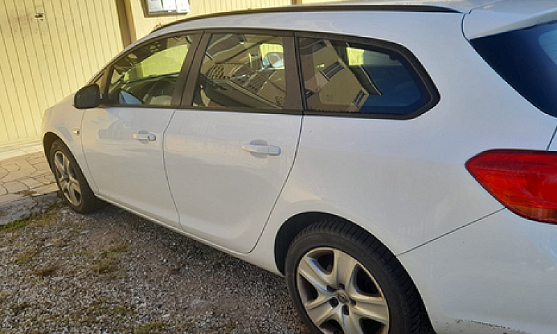 Opel Astra J 2014...