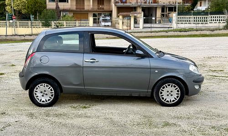 Lancia Ypsilon 1.2 B...