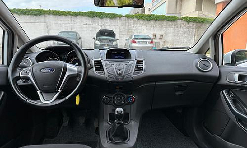 Ford Fiesta 5P. 1200...