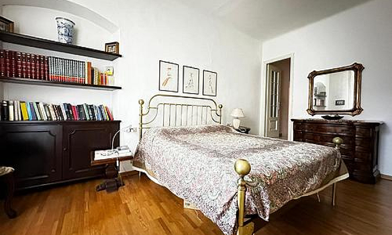 5 Locali A Sarzana...