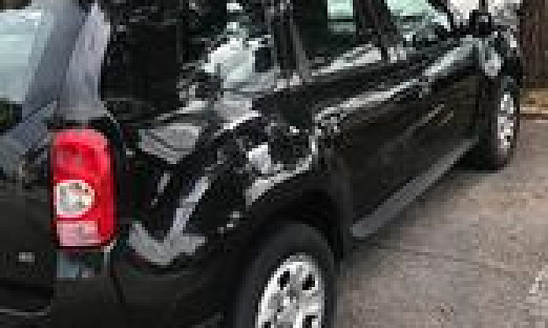 Dacia Duster Nera...