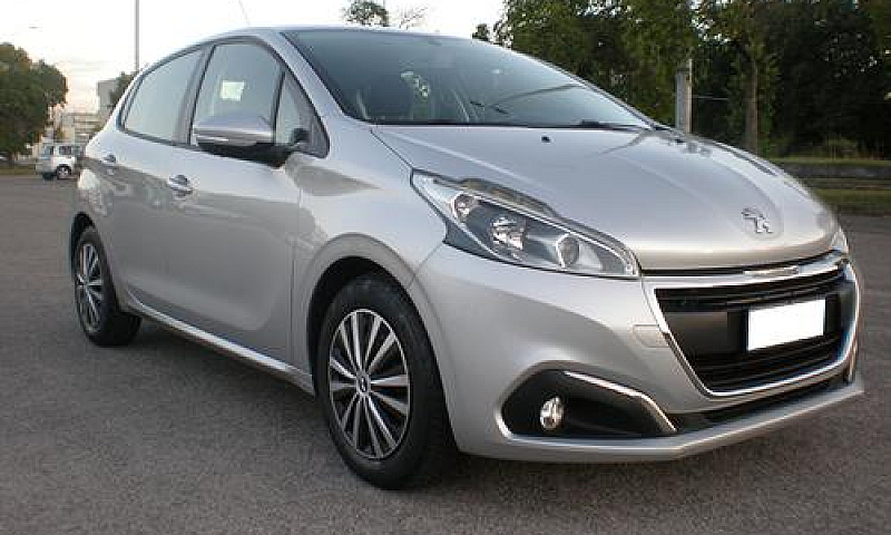 Peugeot 208 Restylin...