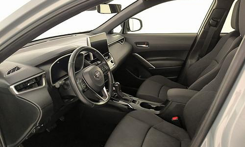 Toyota Corolla Cross...