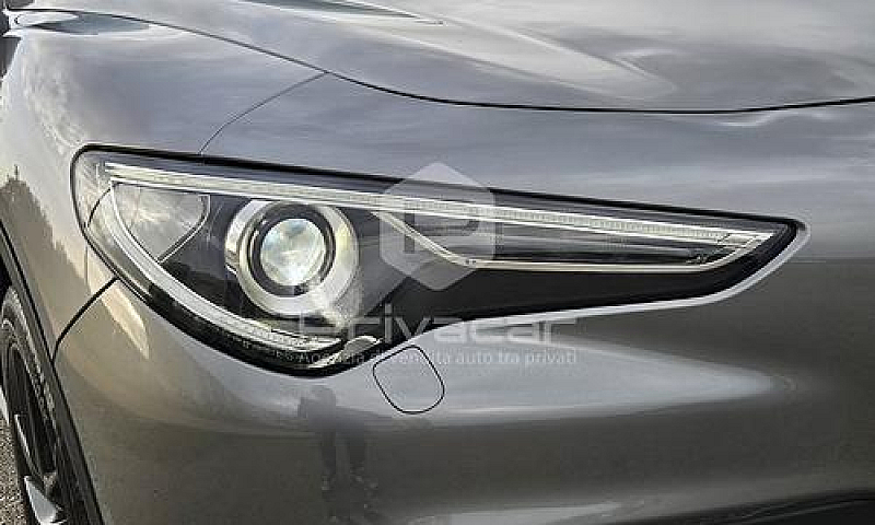 Alfa Romeo Stelvio 2...
