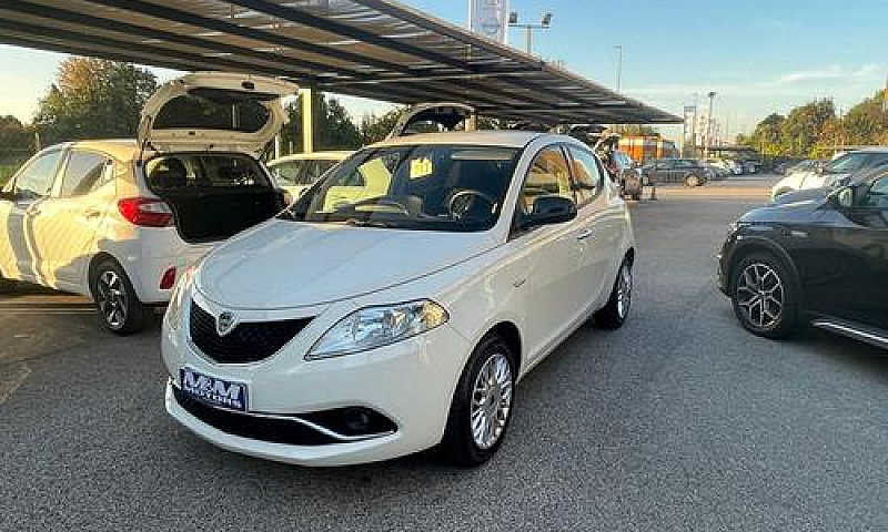 Lancia Ypsilon 1.3 M...