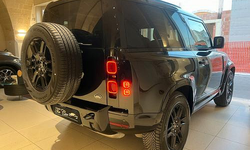 Land Rover Defender ...