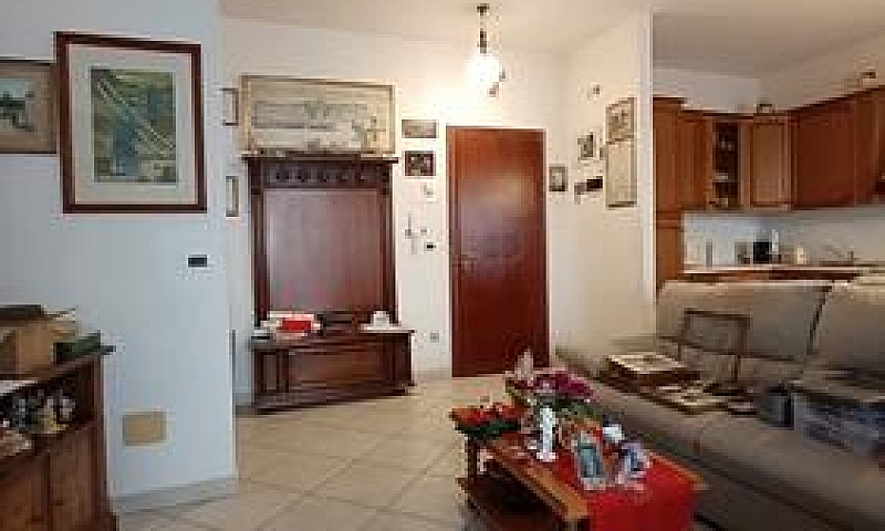 Appartamento Con Gar...