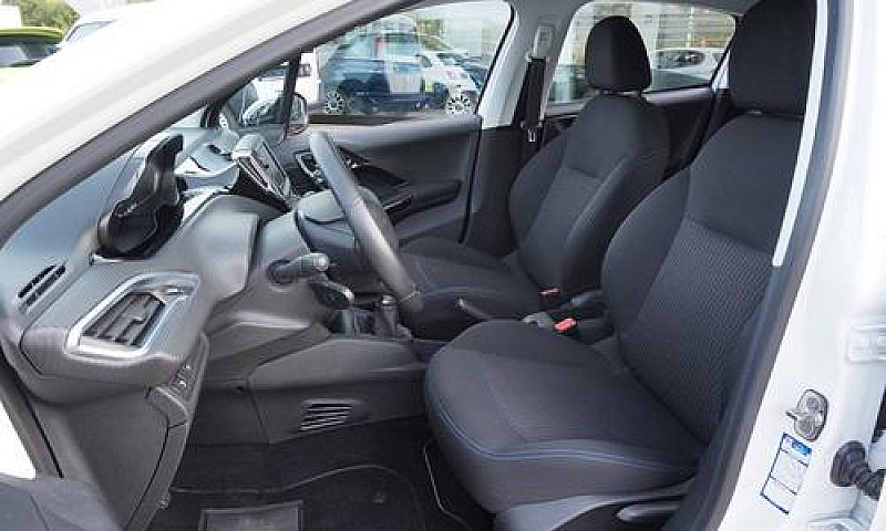 Peugeot 208 Puretech...