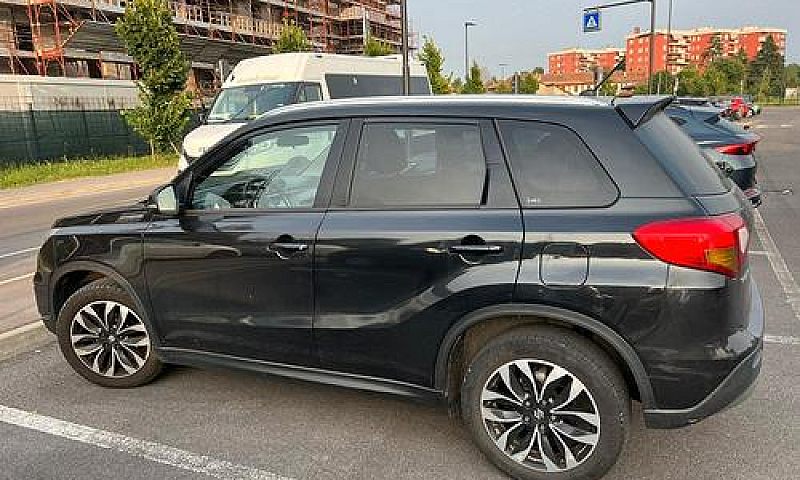 Suzuki Vitara (2015)...