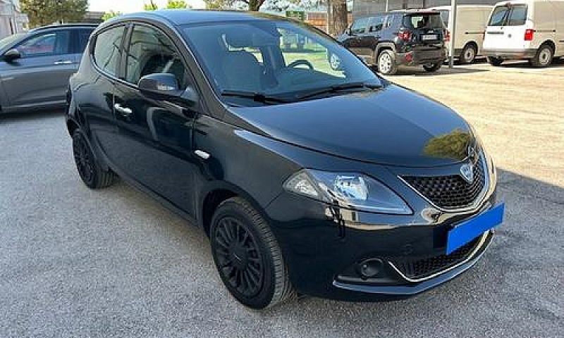 Lancia Ypsilon 1.0 F...