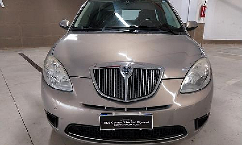 Lancia Ypsilon 1.3 M...