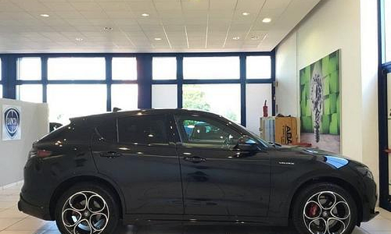 Alfa Romeo Stelvio 2...