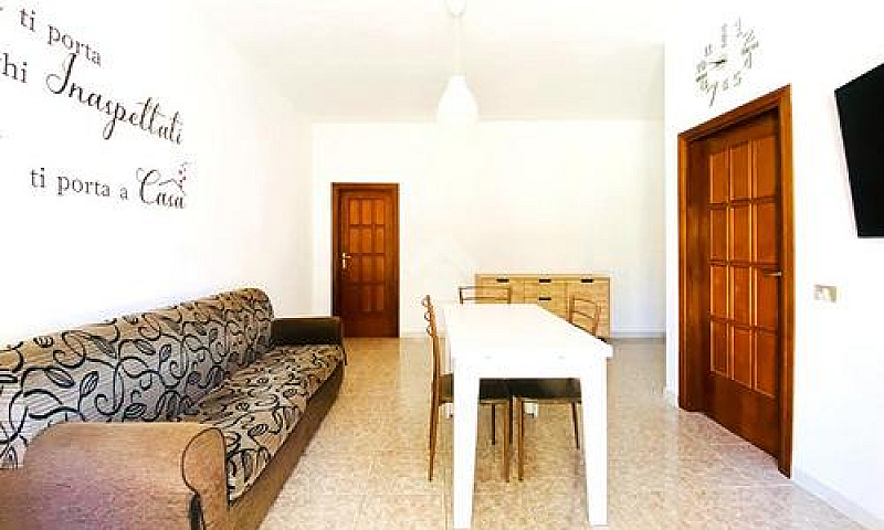 3 Locali A Paola...
