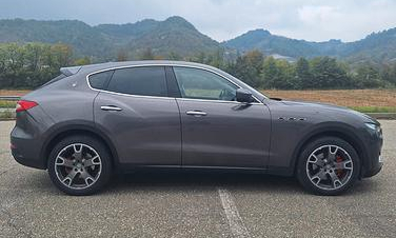 Maserati Levante V6 ...