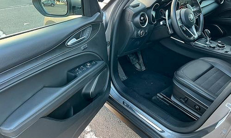 Alfa Romeo Stelvio...