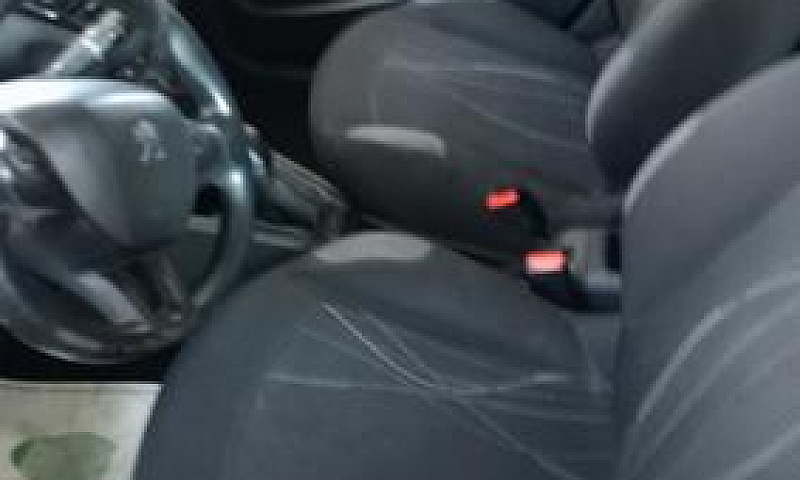 Peugeot 208 1.4 Hdi ...