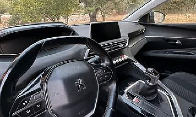 Peugeot 3008...