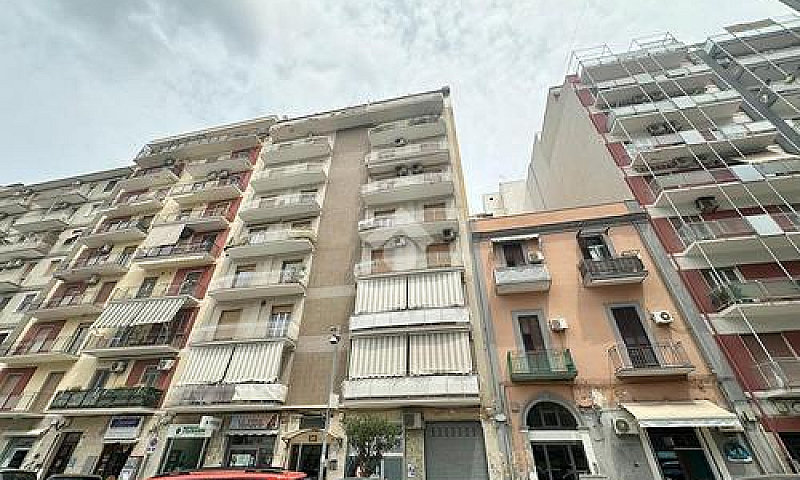 3 Locali A Bari...
